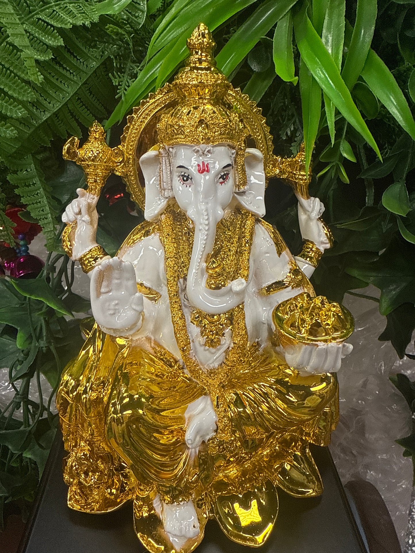 Ganesha Blanca con base #77
