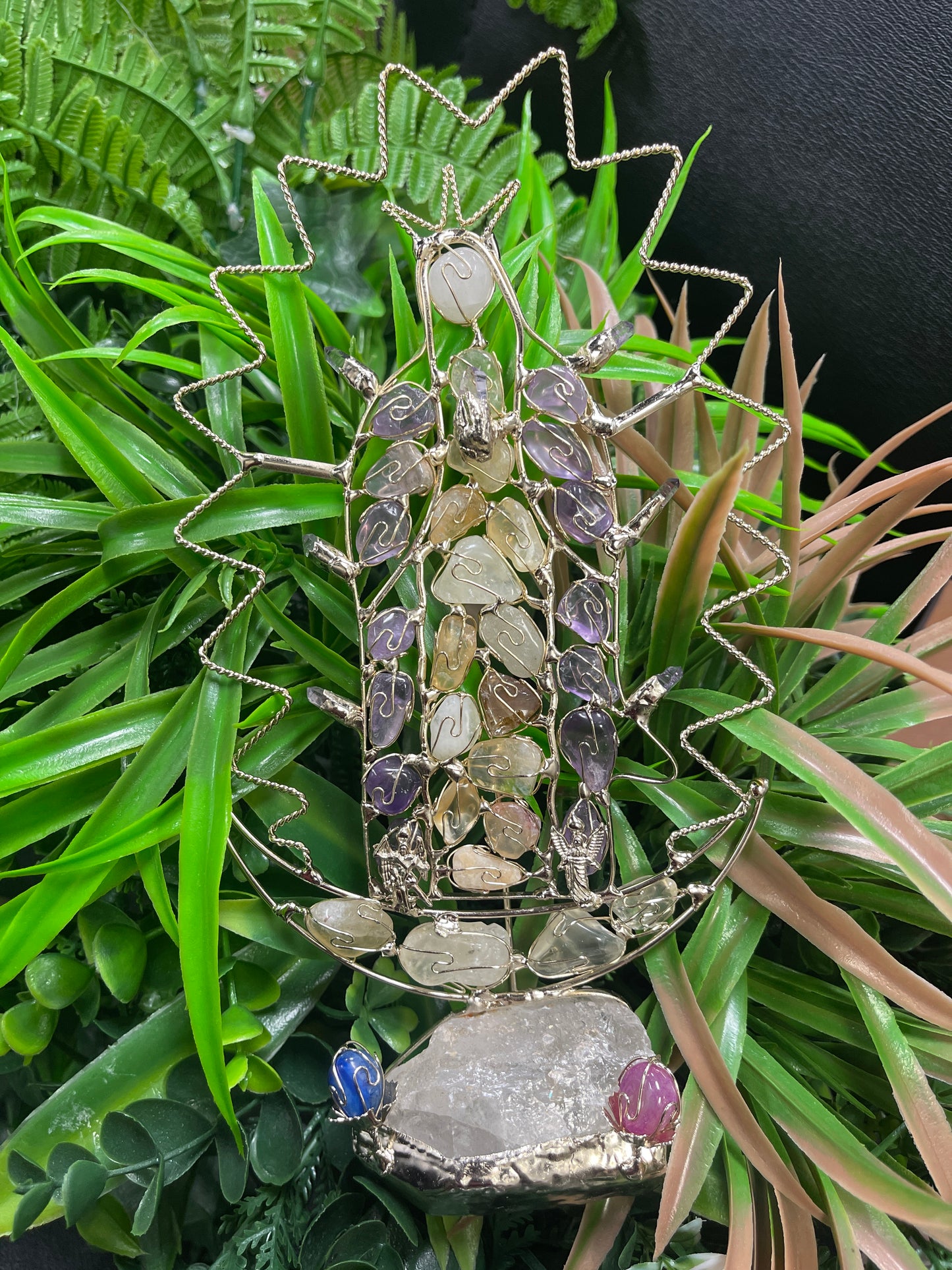 Virgen de Guadalupe Artesanal XXL con cuarzo Cristal Amatista y Citrino
