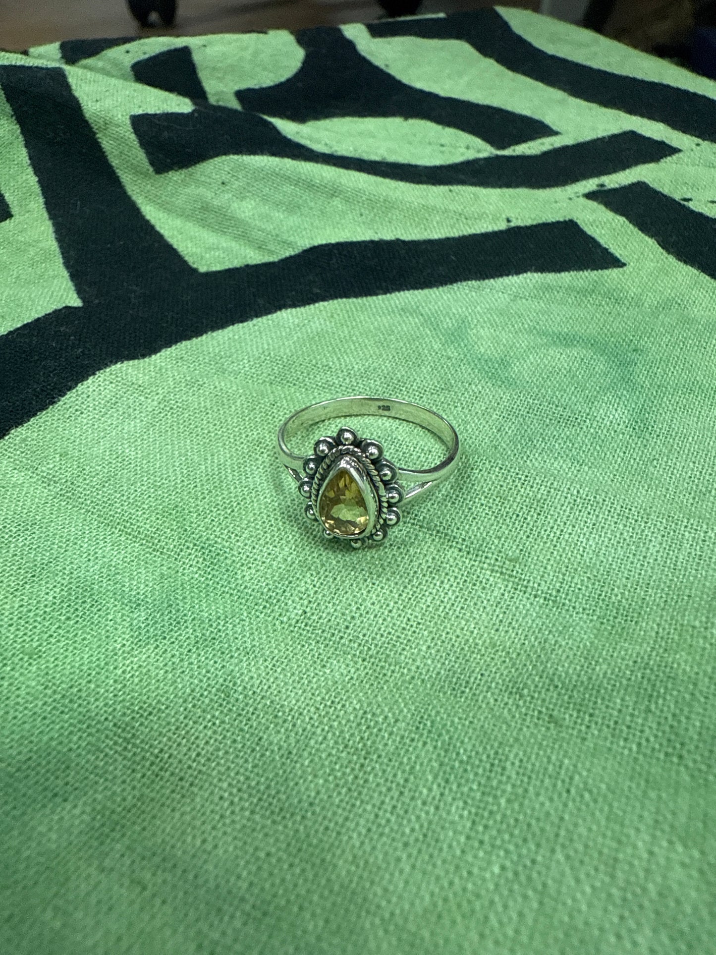 Anillo Yadi Castro