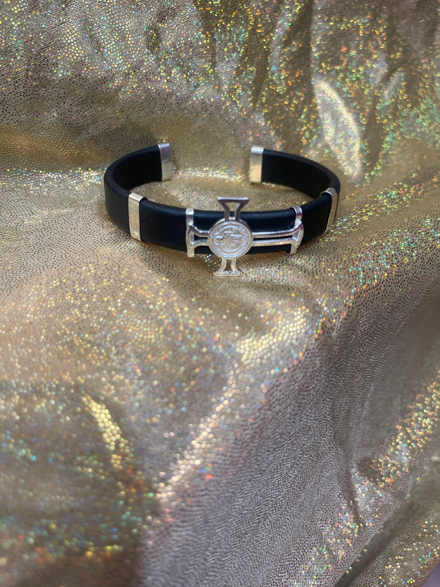 Brazalete cruz de San de Benito