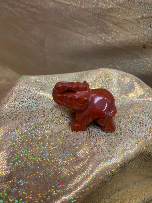 Figura Elefante cuarzo jade rojo