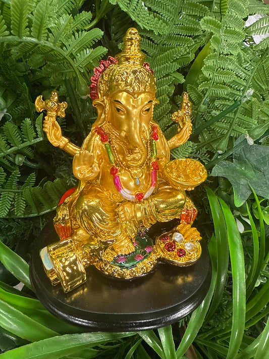 Ganesha con base y comida mediano #402