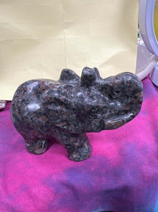 Elefante de cuarzo yooperlita