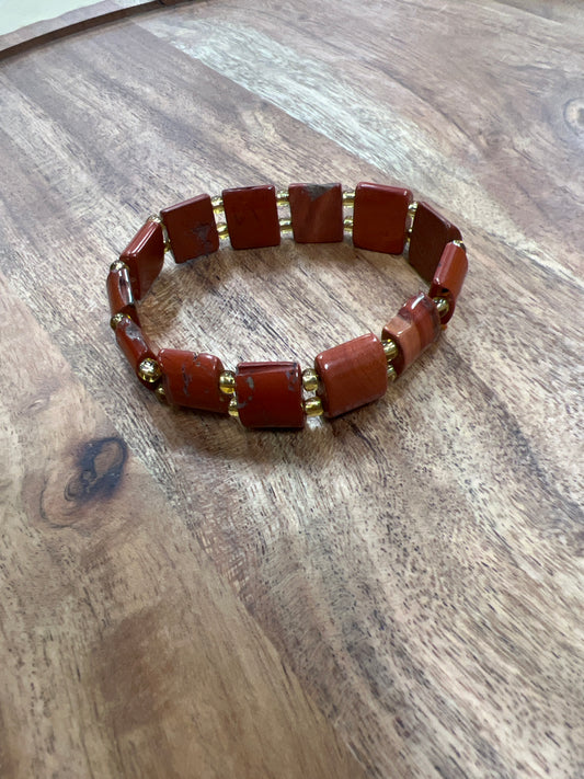 Pulsera Cuarzo Jade Rojo cuadrada