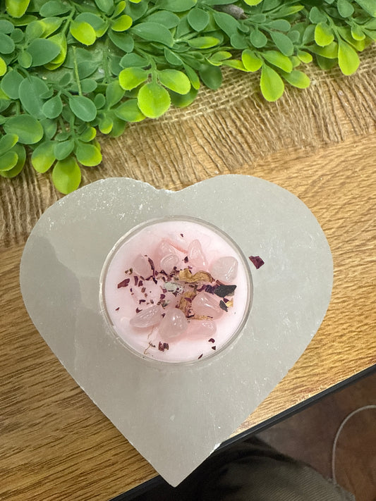 Base de corazón de selenita con vela de cuarzo Rosa