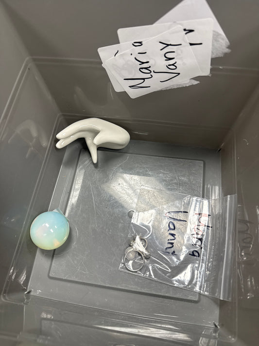 Caja Maria Vany